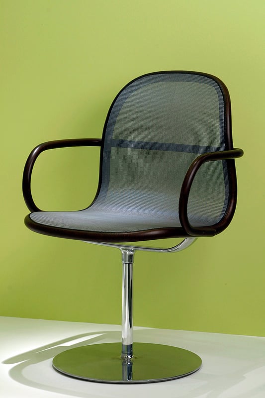 Thonet A660 von James Irvine: Eine Frage des Stuhls