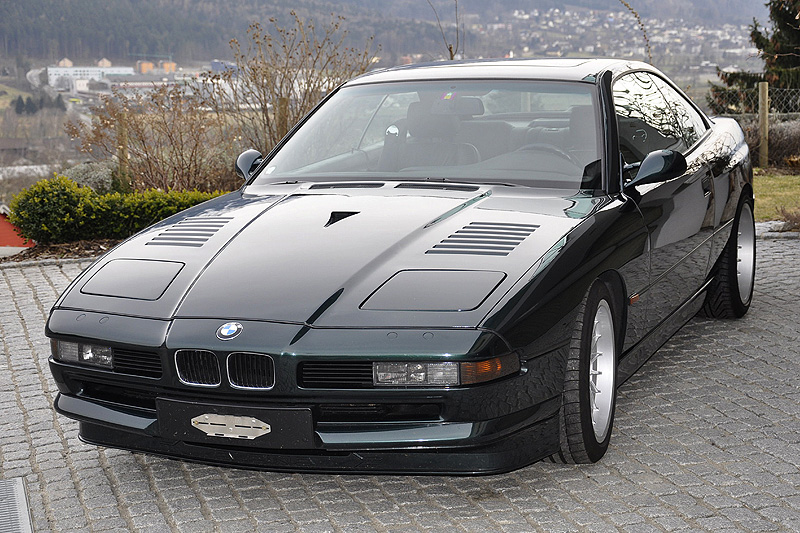 Oldtimer Galerie Toffen versteigert 100 klassische Fahrzeuge