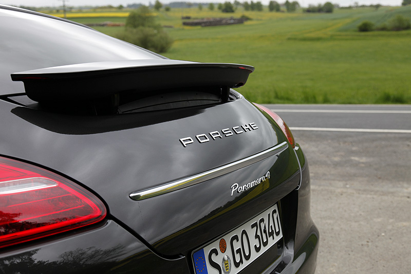Porsche Panamera V6: Small Turismo