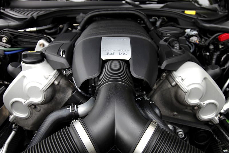 Porsche Panamera V6: Small Turismo