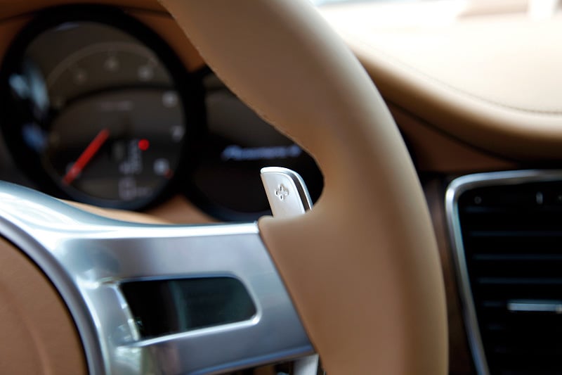 Porsche Panamera V6: Small Turismo