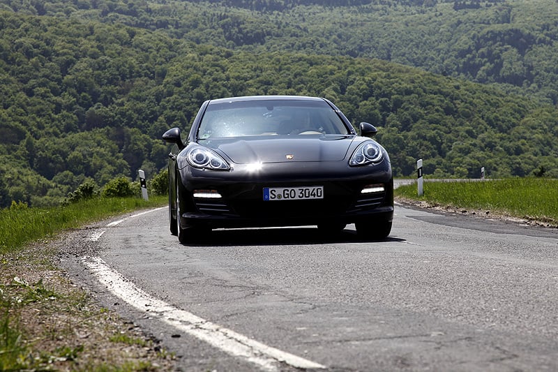 Porsche Panamera V6: Small Turismo