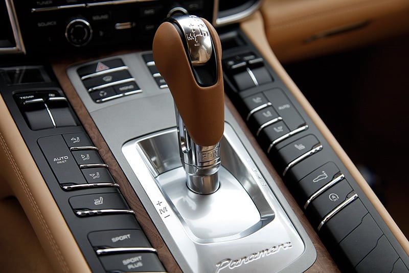 Porsche Panamera V6: Small Turismo