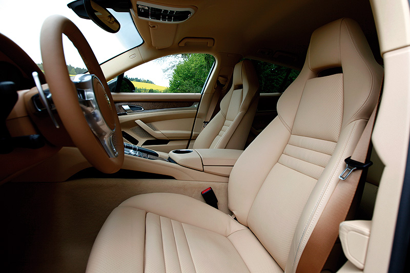 Porsche Panamera V6: Small Turismo