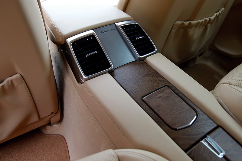 Porsche Panamera V6: Small Turismo