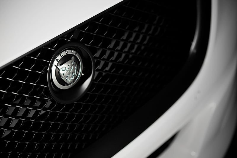 Jaguar XJ75 Platinum Concept in Pebble Beach enthüllt