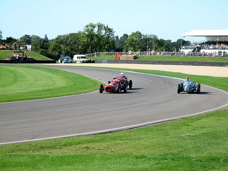 Goodwood Revival 2010: Lungern mit den Truppen verboten!