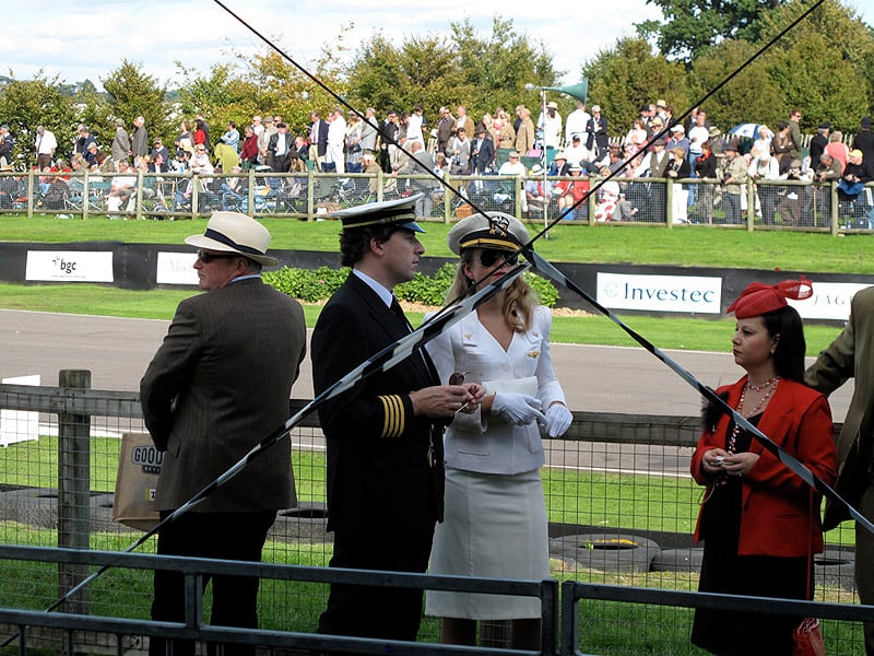 Goodwood Revival 2010: Lungern mit den Truppen verboten!