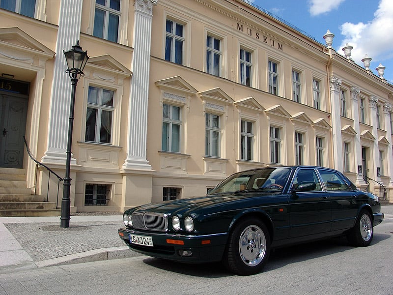 Jaguar XJ (X300)