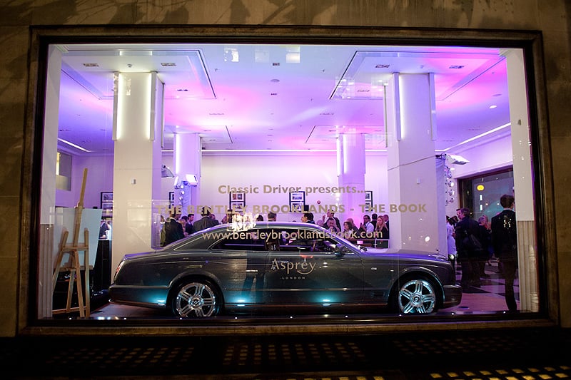 The Bentley Brooklands Book feiert Premiere in London