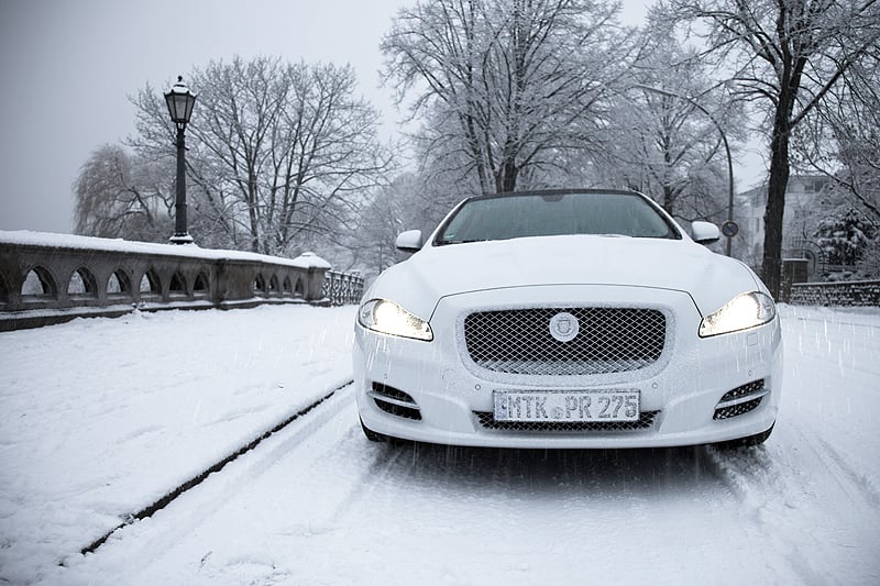 Jaguar XJ L: Ganz in weiß