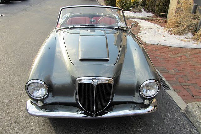 Lancia Aurelia B24 Convertible bei Autosport Designs