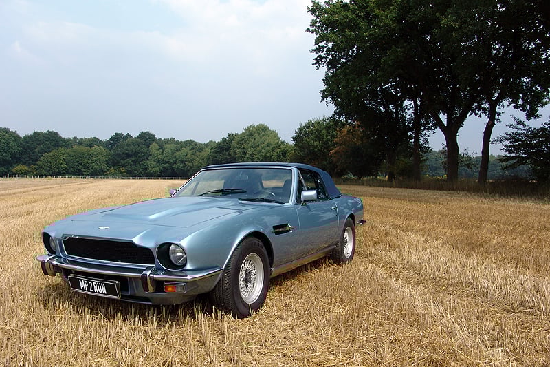 Aston Martin V8 Volante