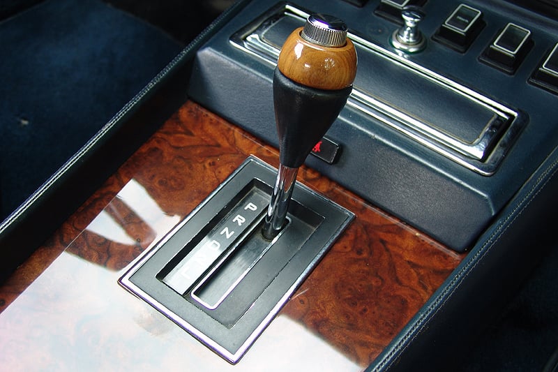 Aston Martin V8 Volante