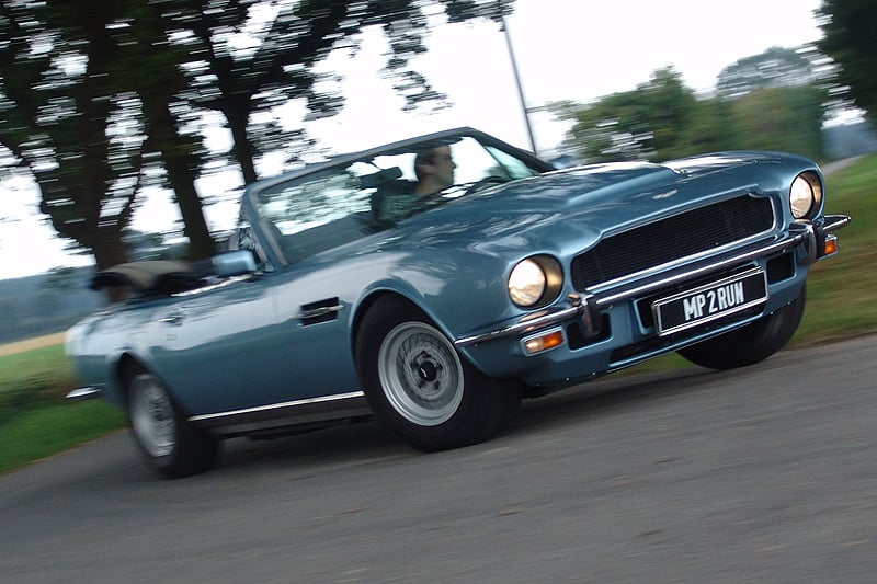 Aston Martin V8 Volante
