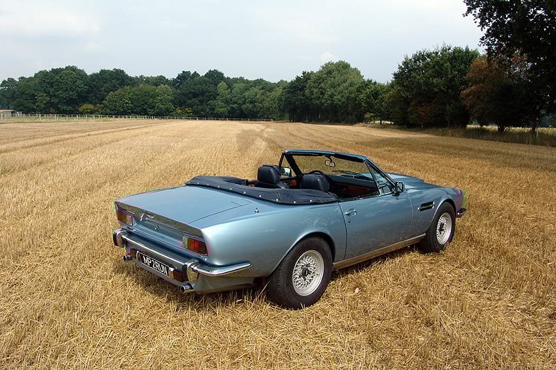 Aston Martin V8 Volante