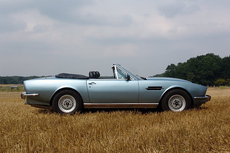 Aston Martin V8 Volante