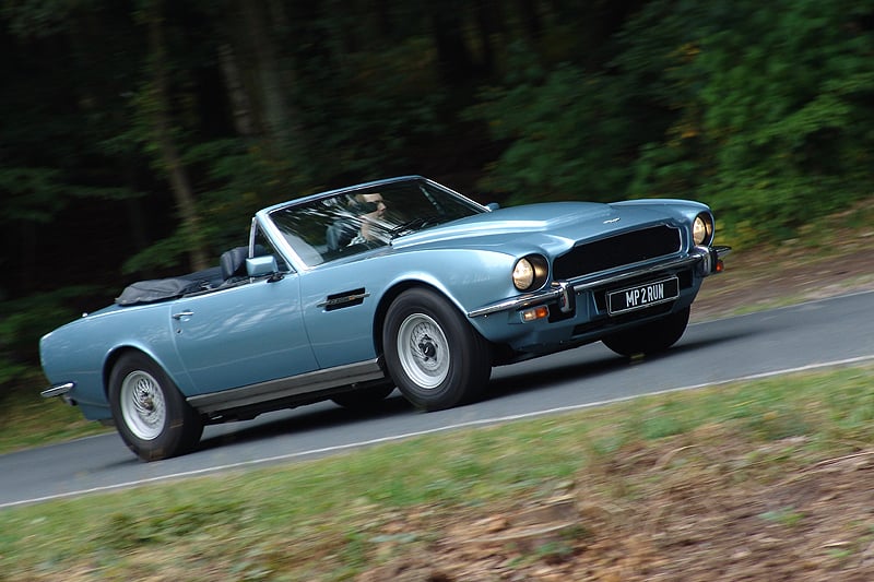 Aston Martin V8 Volante