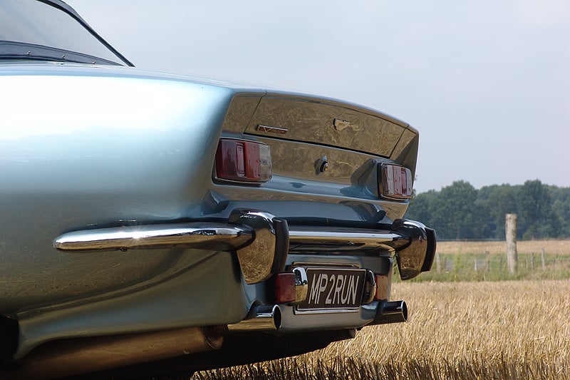 Aston Martin V8 Volante