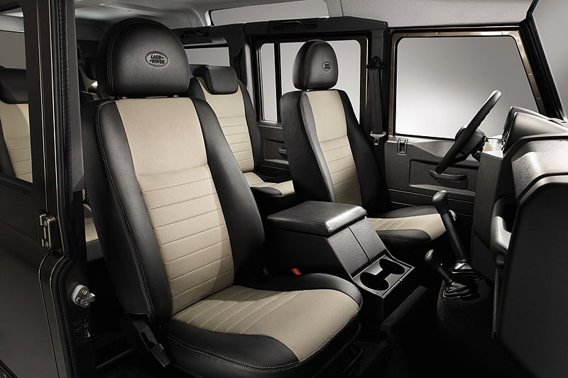Land Rover Defender Rough: Rauer Bursche
