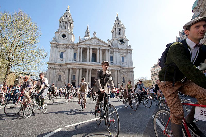 Tweed Run 2011: A Quiet Revolution