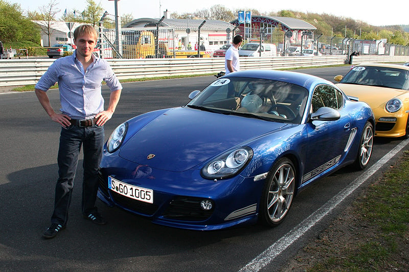 Nordschleife im Porsche Cayman R: Blauer Himmel, grüne Hölle