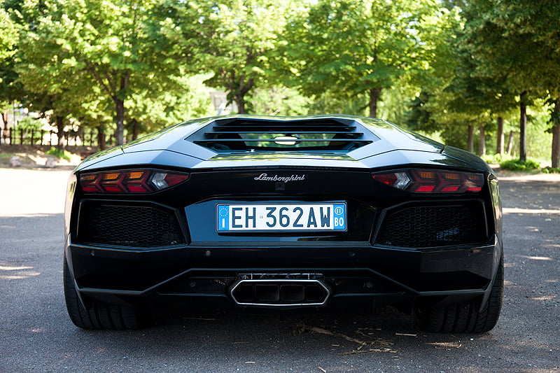 Lamborghini Aventador LP700-4: Gezielte Gewalteinwirkung