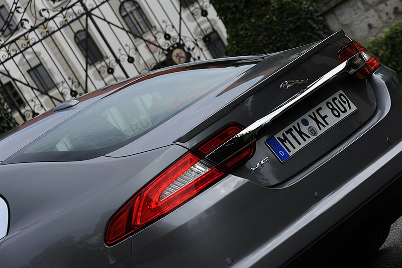 Jaguar XF 2.2 D: Vier gewinnt