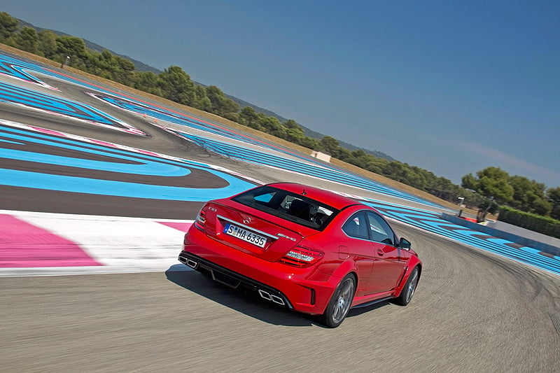 Mercedes C 63 AMG Black Series: Schwarze Seele, roter Zwirn