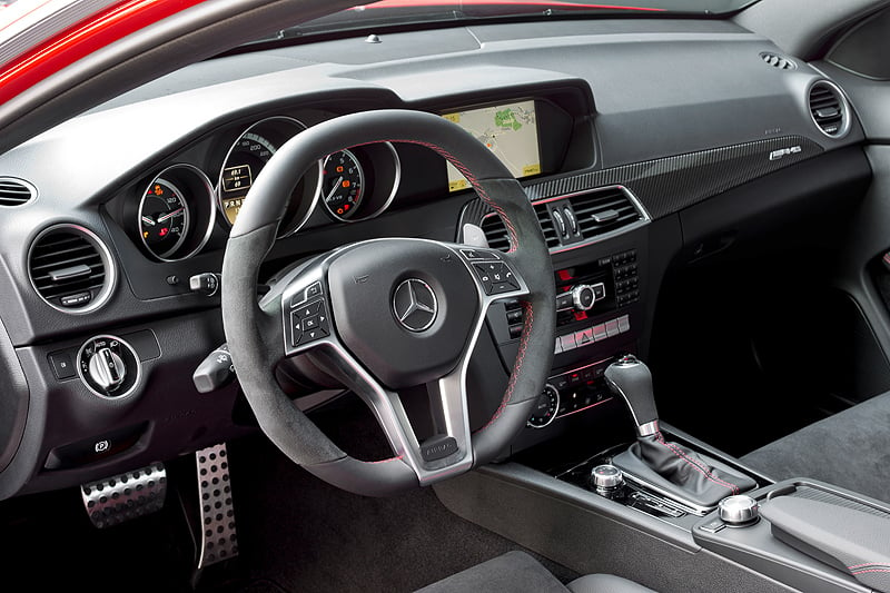 Mercedes C 63 AMG Black Series: Schwarze Seele, roter Zwirn