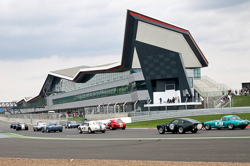 Jaguar E-Type Rekordtreffen bei der Silverstone Classic 2011