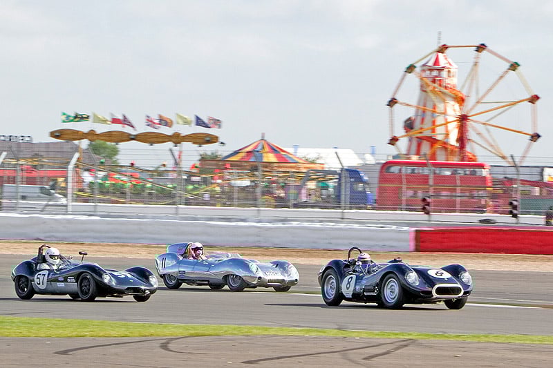 Jaguar E-Type Rekordtreffen bei der Silverstone Classic 2011