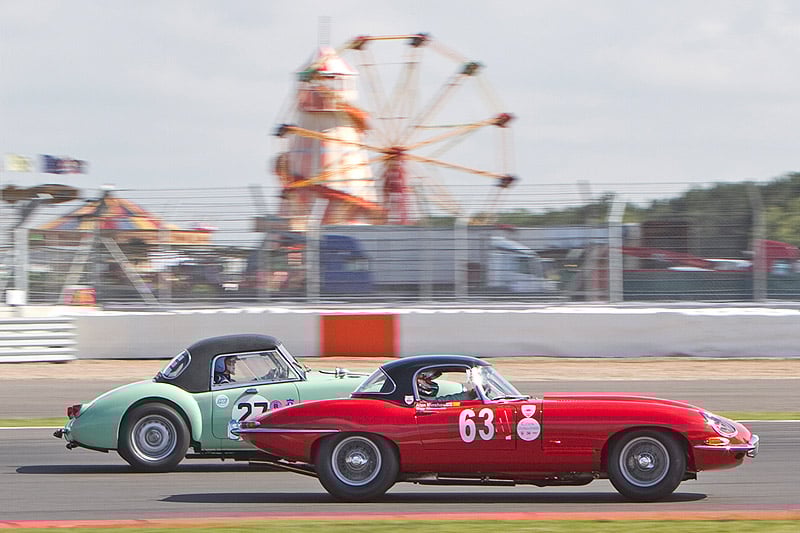 Jaguar E-Type Rekordtreffen bei der Silverstone Classic 2011