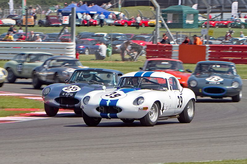 Jaguar E-Type Rekordtreffen bei der Silverstone Classic 2011