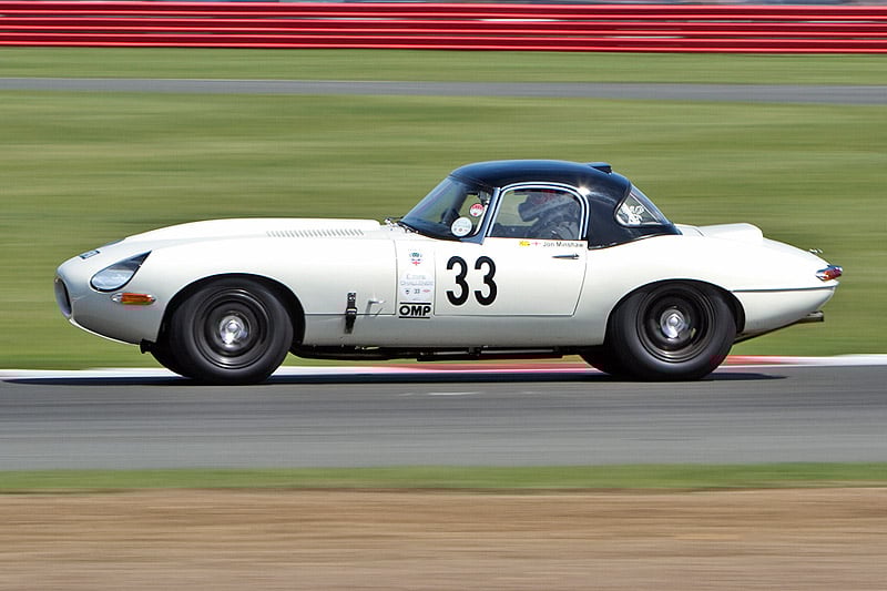 Jaguar E-Type Rekordtreffen bei der Silverstone Classic 2011