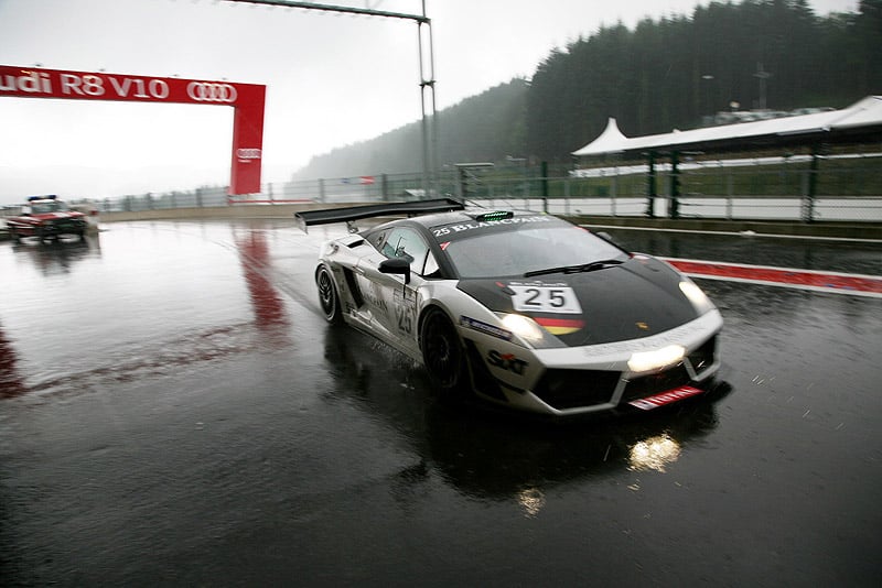24h-Rennen Spa: Ein Regenballett