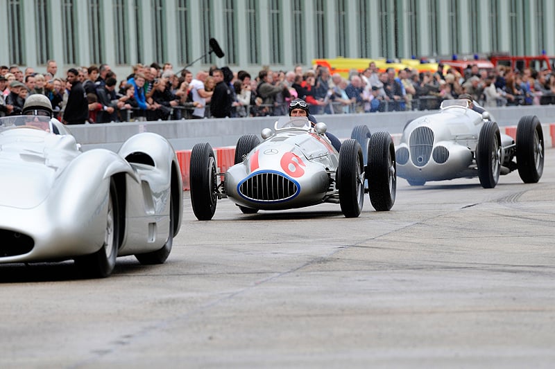 Mercedes-Benz & Friends in Berlin: Sterne auf dem Rollfeld