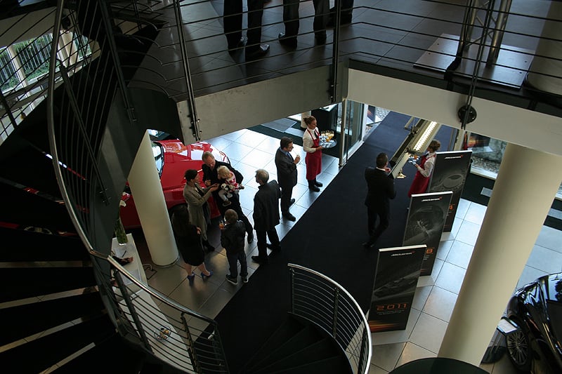 Kamps-Gruppe eröffnet feierlich neuen McLaren Showroom in Hamburg 