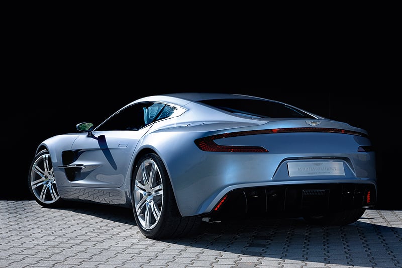 Aston Martin One-77 zu Besuch bei Aston Martin Düsseldorf 