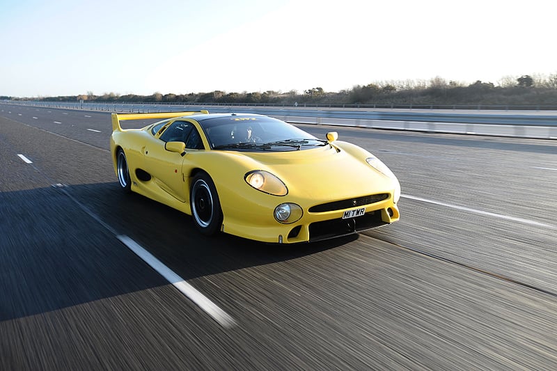 Jaguar XJ220