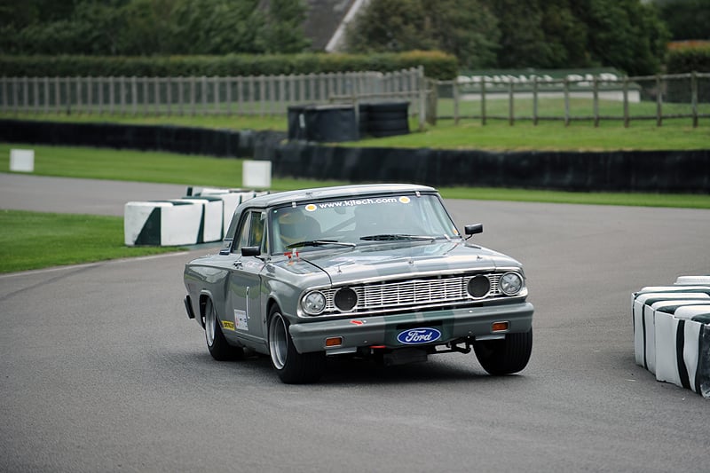 Video: Holman Moody Ford Fairlane in Goodwood