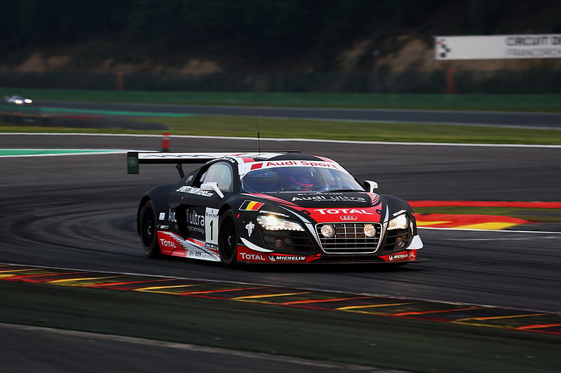 Blancpain Endurance Series: Supercar showroom