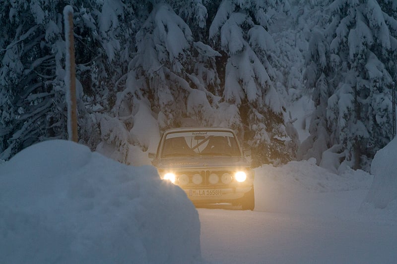 BMW 2002 TI Rallye: Eisglattes Schleudertrauma 