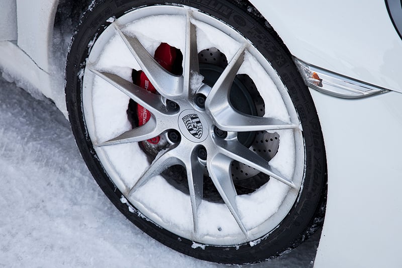 Porsche 911 Carrera 4S: Snowed under