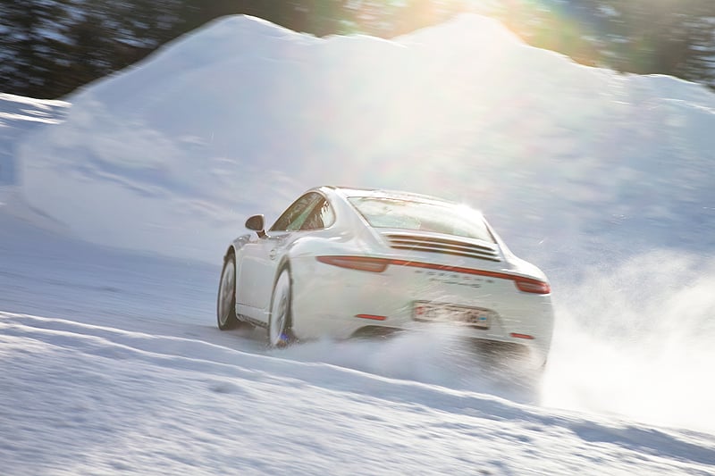 Porsche 911 Carrera 4S: Großes Schneegestöber!