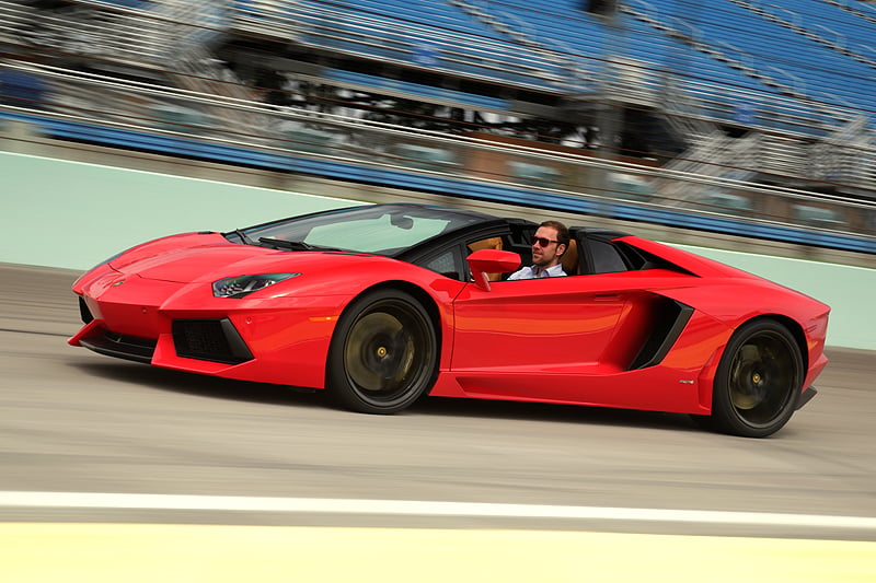 Lamborghini Aventador Roadster: The Heat is on!