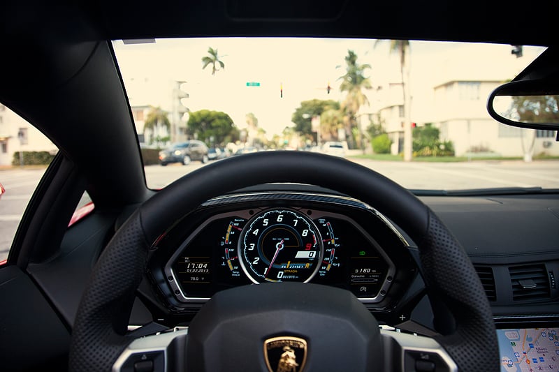 Lamborghini Aventador Roadster: The Heat is on!