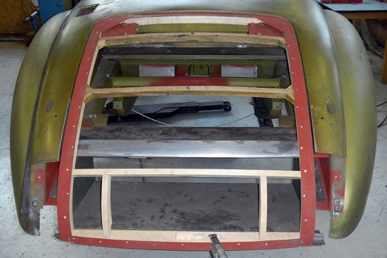 Under Construction: Clark Gables Jaguar XK 120 wird restauriert