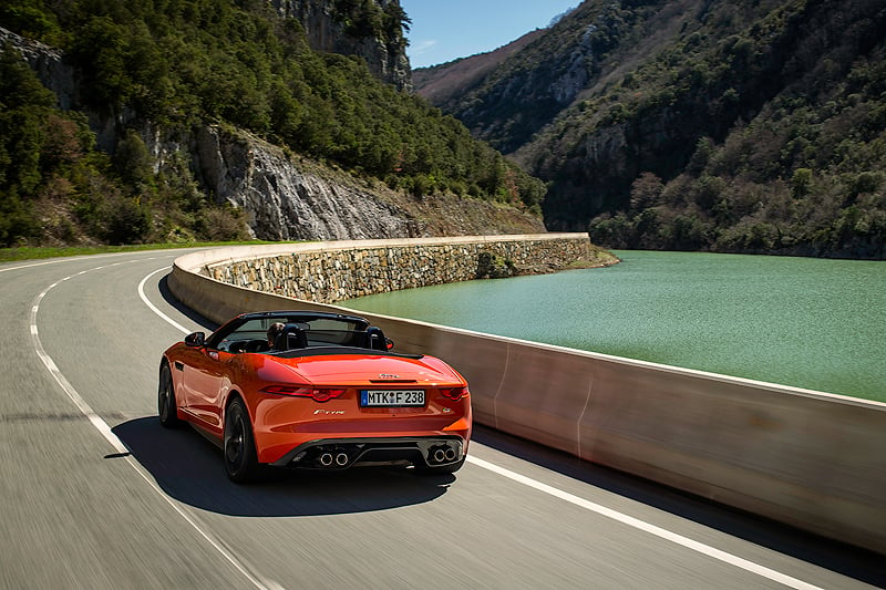 Jaguar F-Type V8 S: The cat that roars