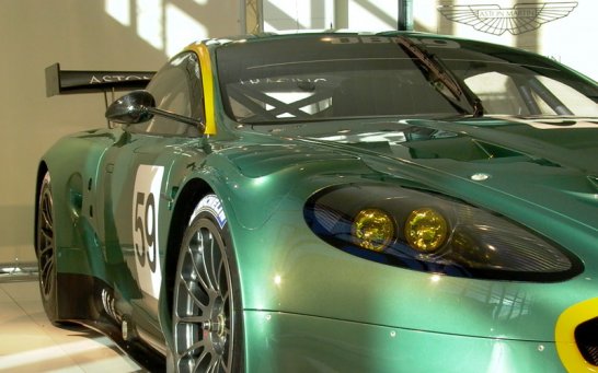 Aston Martin Racing enthüllt DBR9